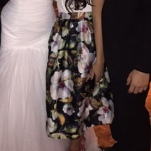 High waisted floral midi skirt.